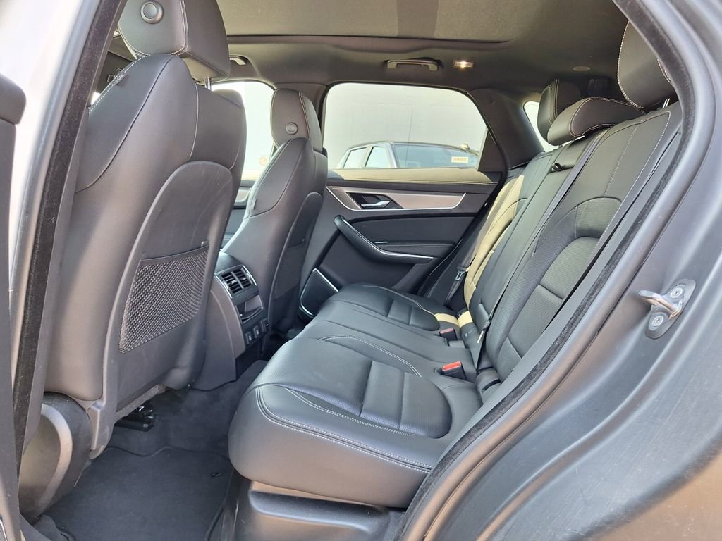 Used 2024 Jaguar F-PACE R-Dynamic S image 11