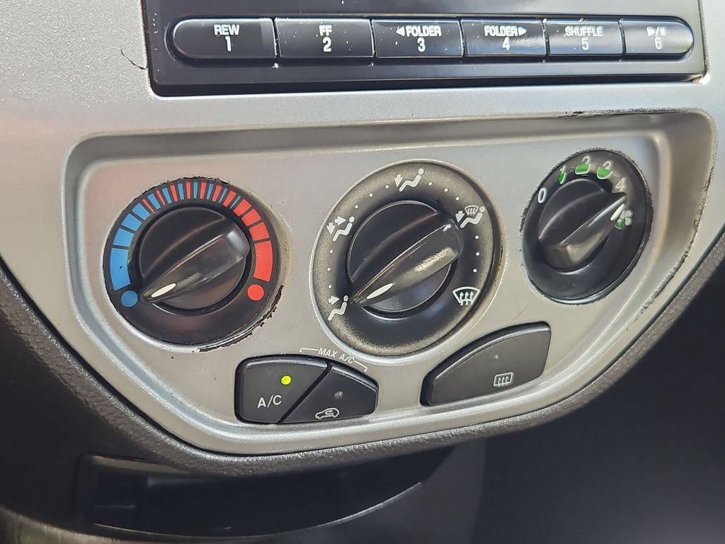 Used 2007 Ford Focus S FWD image 22
