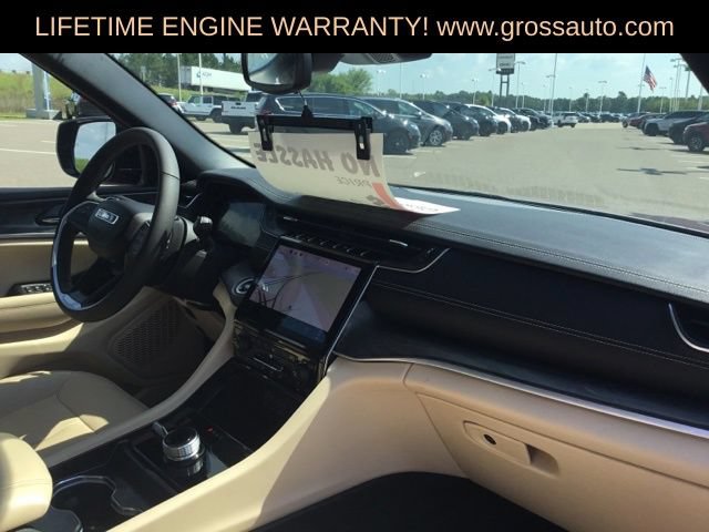 Used 2024 Jeep Grand Cherokee Limited AWD/4WD image 33