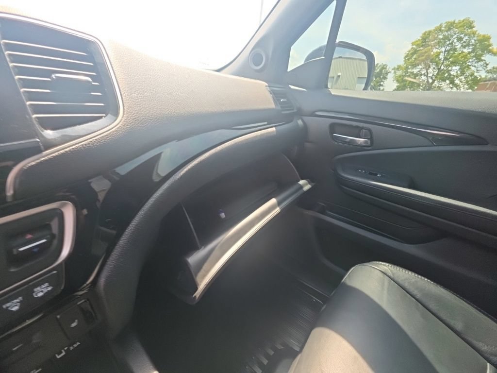 Used 2020 Honda Pilot Touring image 24