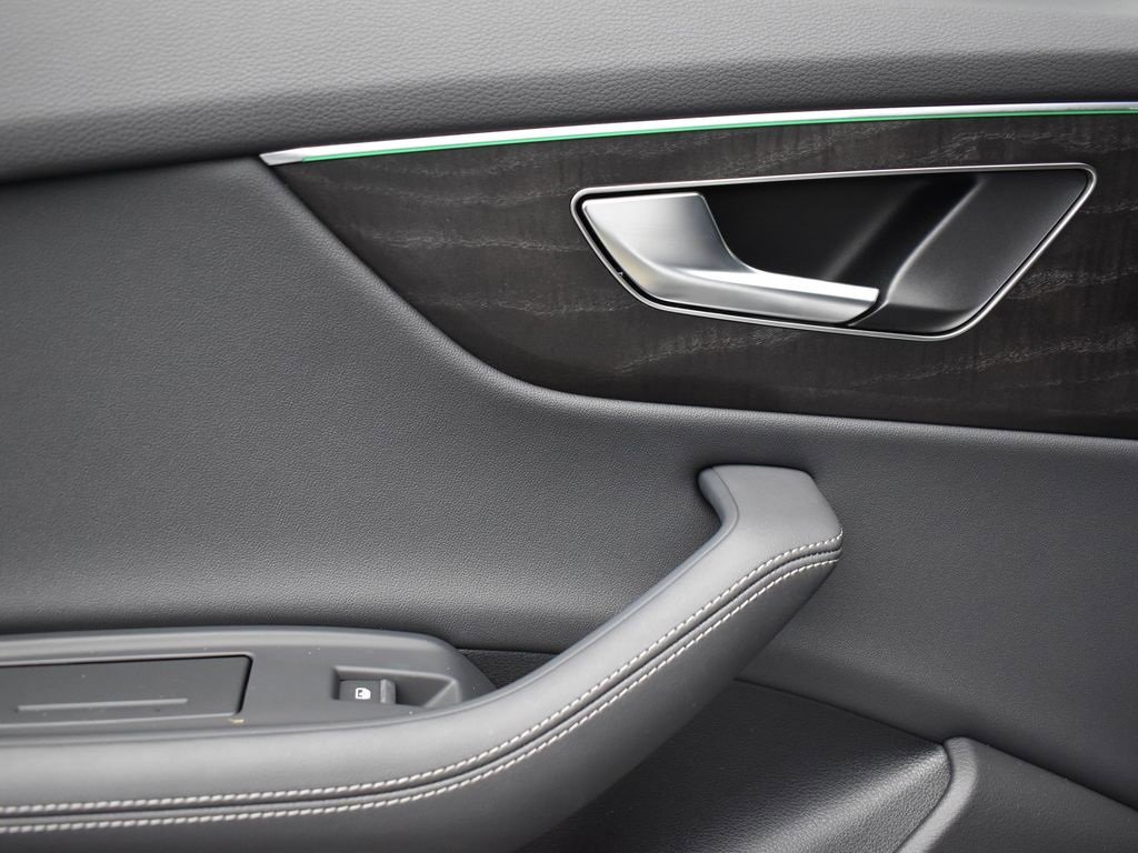 Used 2023 Audi Q8 Premium Plus image 23