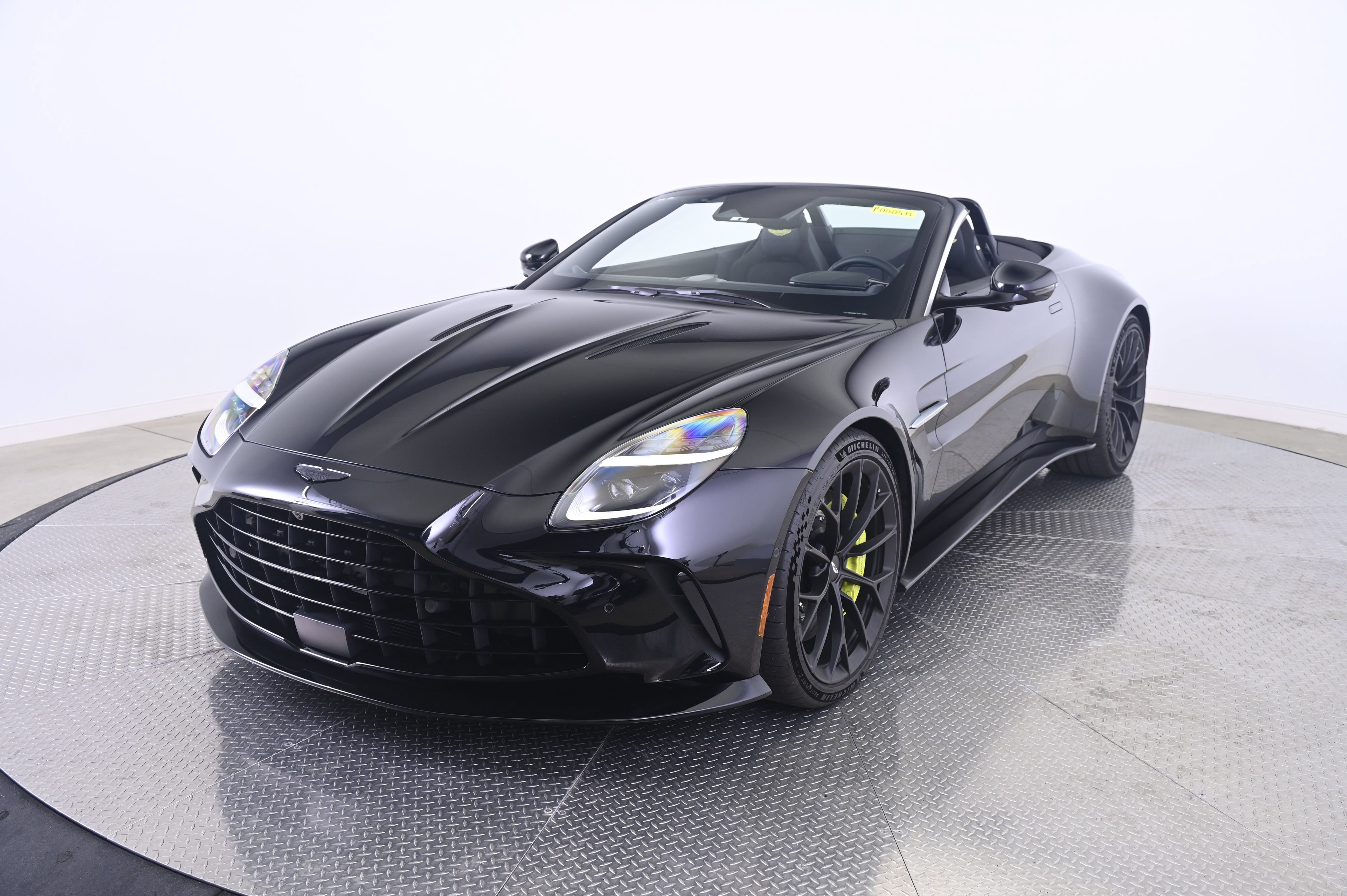 Used 2026 Aston Martin V8 Vantage Coupe RWD image 1