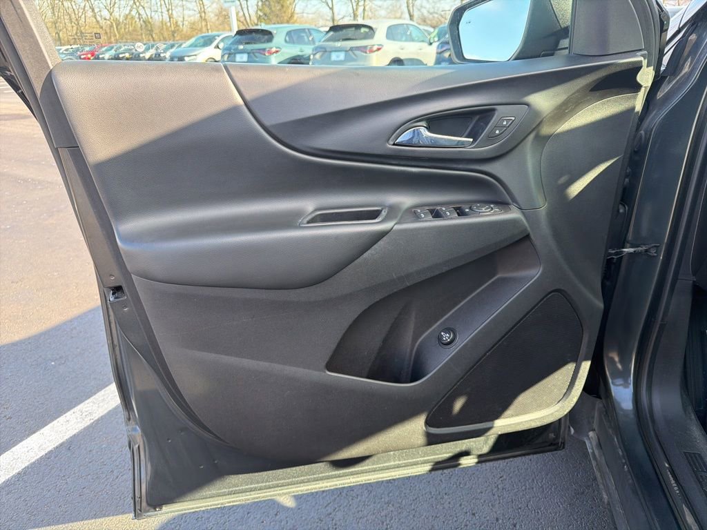 Used 2018 Chevrolet Equinox LT w/ Sun & Infotainment Package image 19