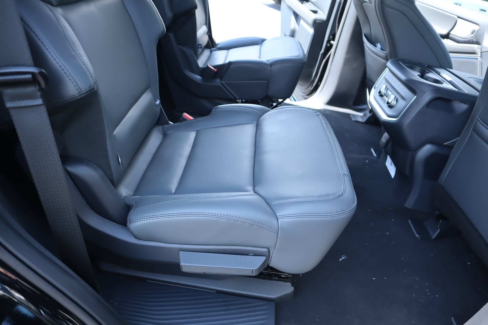 New 2026 Ford Expedition Active AWD/4WD image 16