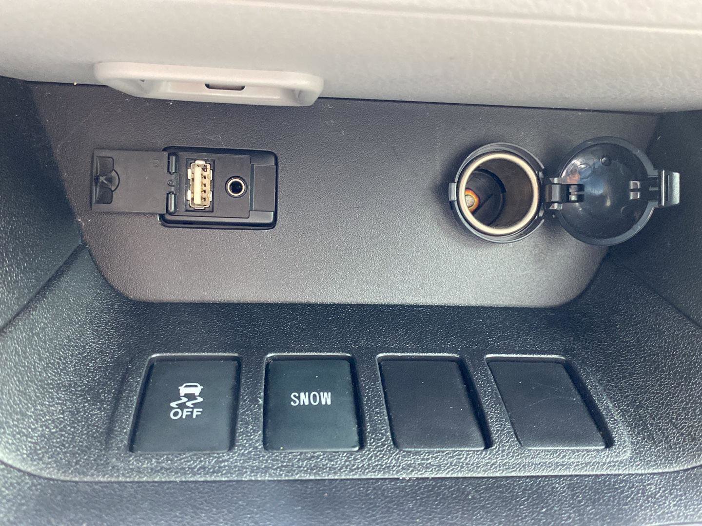 Used 2016 Toyota Highlander Plus FWD image 26