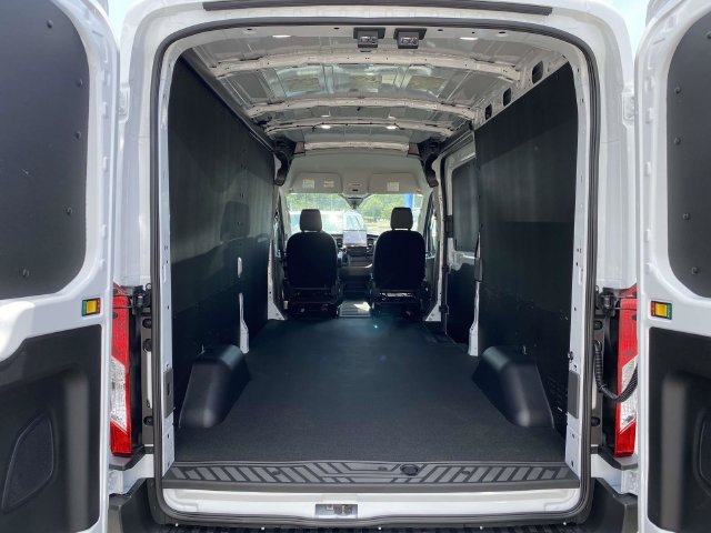 New 2026 Ford Transit 250 148 Medium Roof w/ Load Area Protection Package RWD image 8