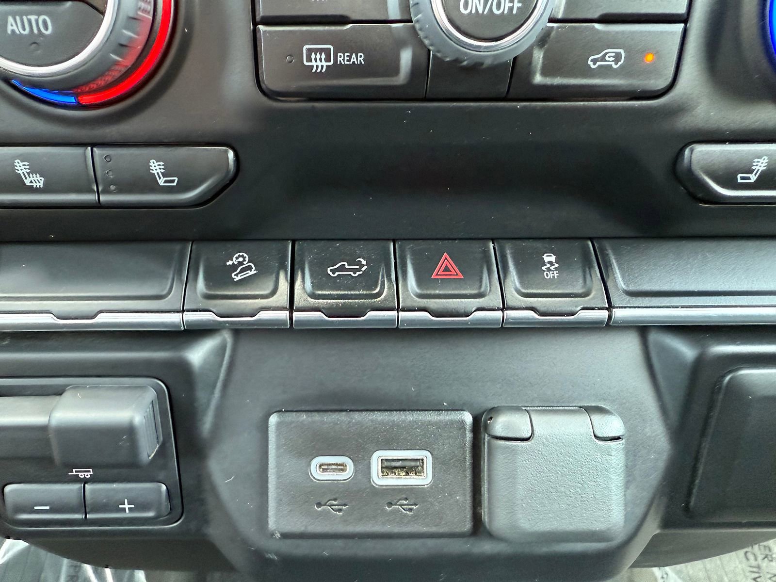 Certified 2022 Chevrolet Silverado 2500 LT w/ Convenience Package image 28