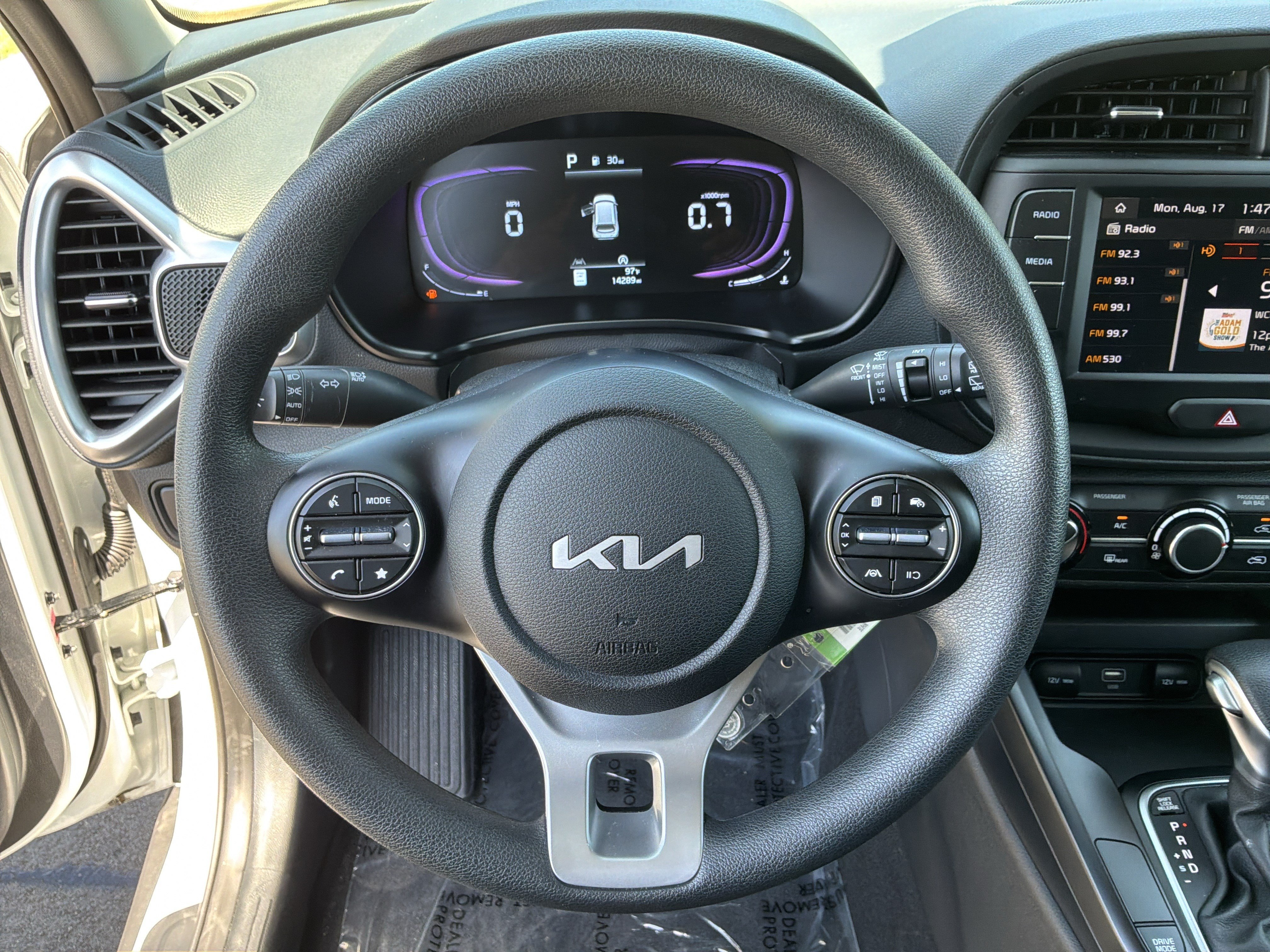 Used 2025 Kia Soul LX w/ LX Technology Package FWD image 18