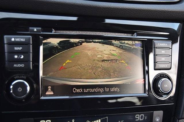 Used 2020 Nissan Rogue SV w/ Premium Package image 18