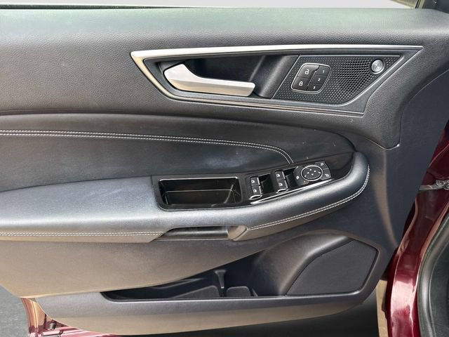 Used 2020 Ford Edge Titanium FWD image 12