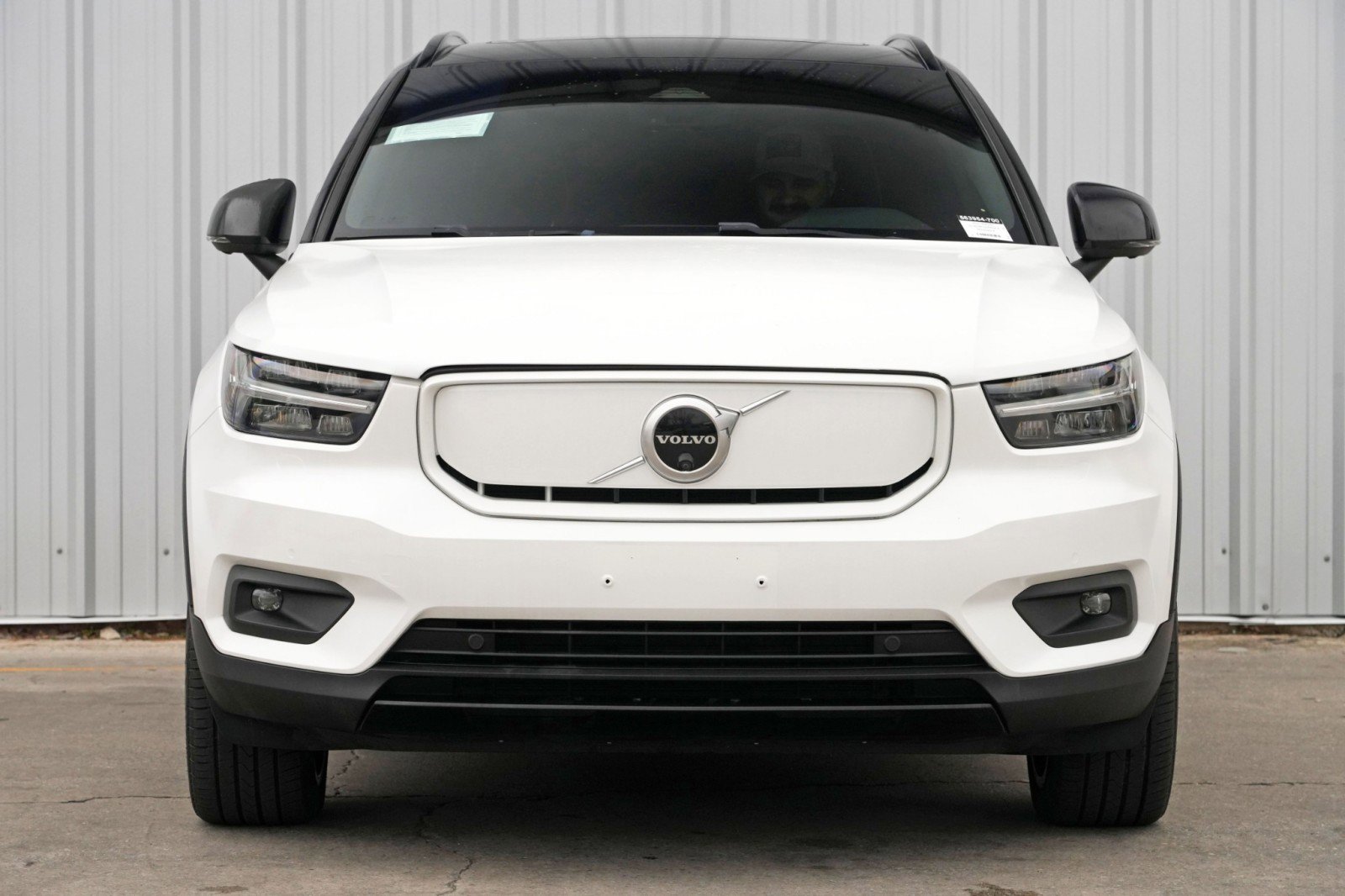 Used 2021 Volvo XC40 P8 Recharge w/ Advanced Package image 6
