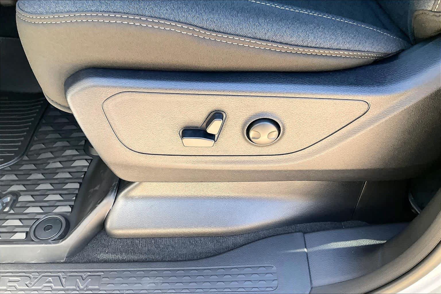 New 2027 RAM 1500 4x4 Crew Cab image 17