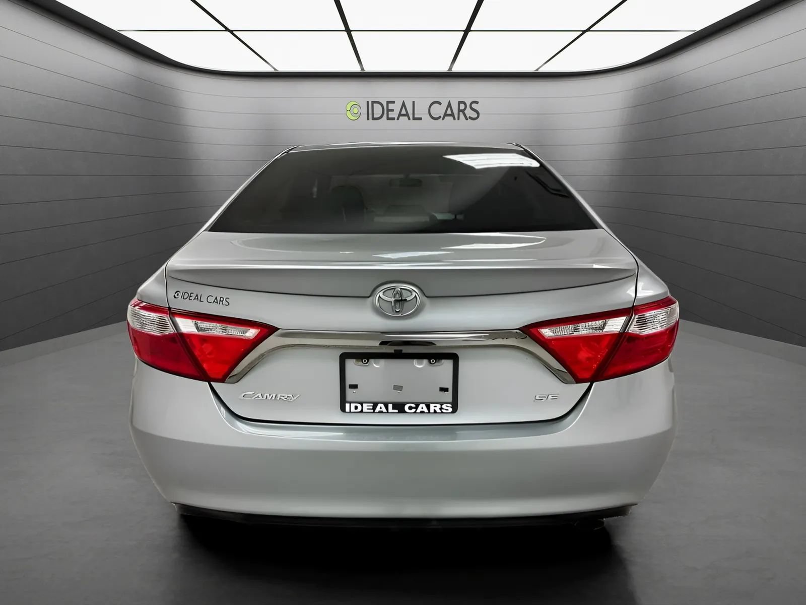 Used 2017 Toyota Camry SE FWD image 6