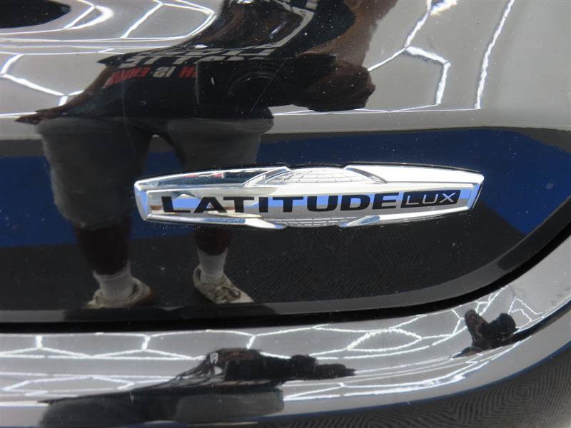 Used 2023 Jeep Compass Latitude AWD/4WD image 14