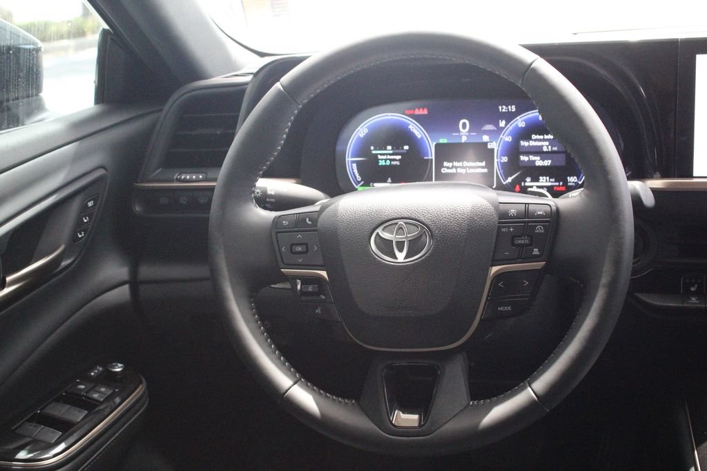 Certified 2025 Toyota Crown Signia AWD/4WD image 29