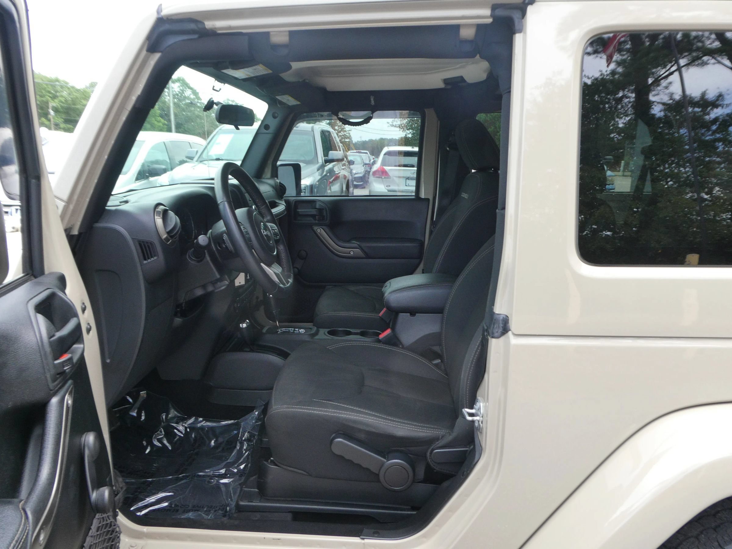 Used 2018 Jeep Wrangler Sport AWD/4WD image 12