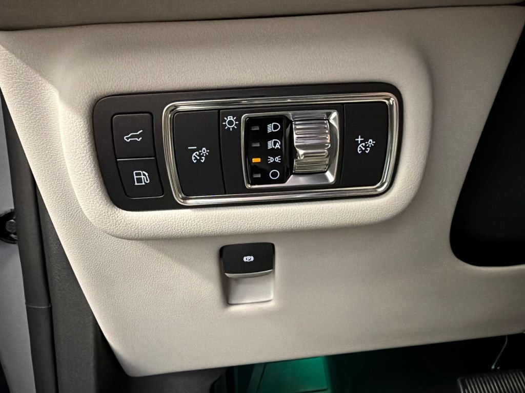 New 2026 Lincoln Nautilus Premier w/ Equipment Group 102A AWD/4WD image 25