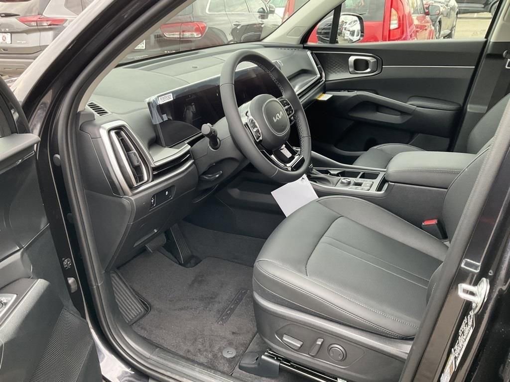 Certified 2025 Kia Sorento S AWD/4WD image 14