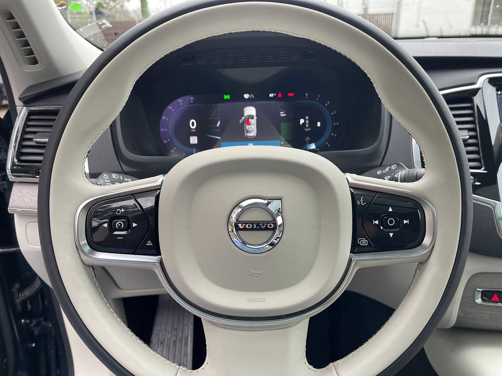 Used 2023 Volvo XC90 B6 Plus w/ Protection Package Premier image 26