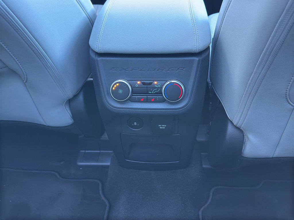 Used 2025 Ford Explorer Platinum w/ Ultimate Package image 34