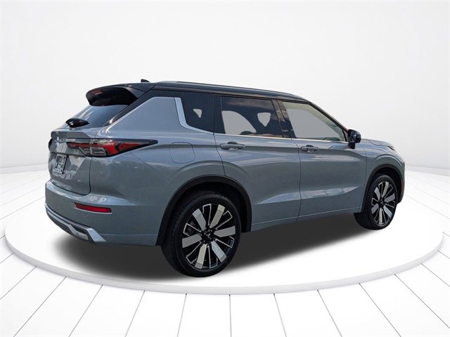New 2025 Mitsubishi Outlander SEL image 3