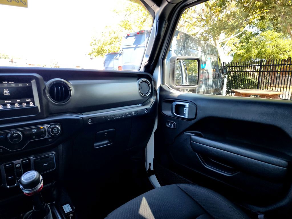 Used 2023 Jeep Wrangler Willys image 27