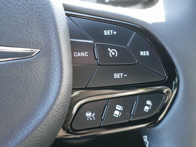 Used 2023 Chrysler Pacifica Limited w/ S Appearance Package image 28