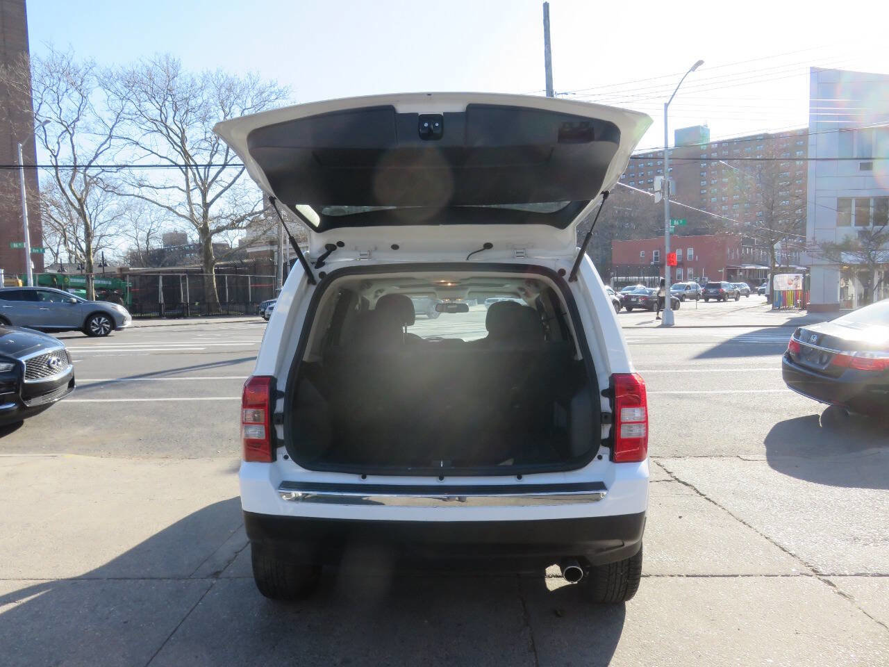 Used 2017 Jeep Patriot High Altitude image 23