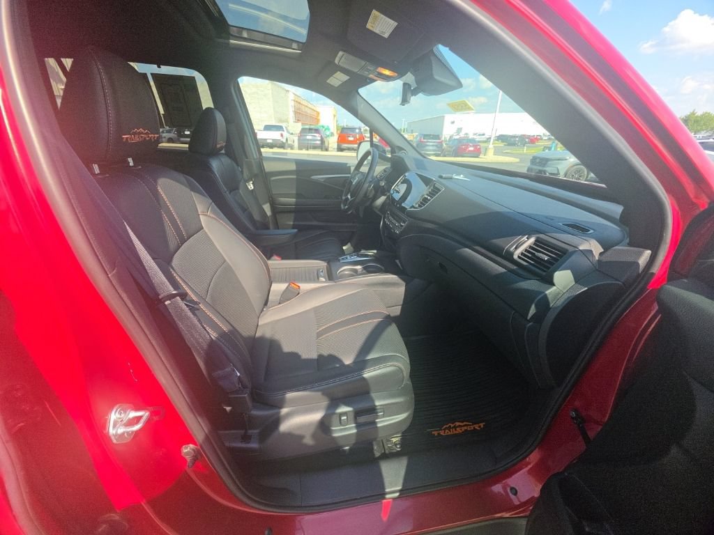 Certified 2023 Honda Passport TrailSport image 34