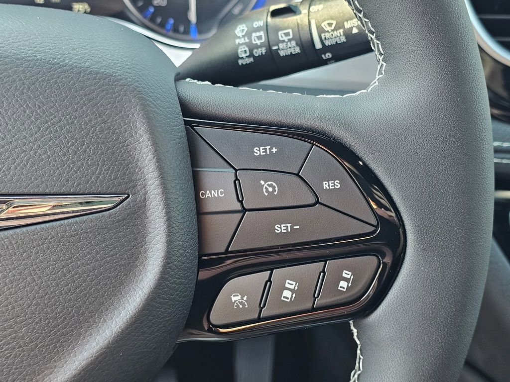 New 2026 Chrysler Pacifica Limited image 17