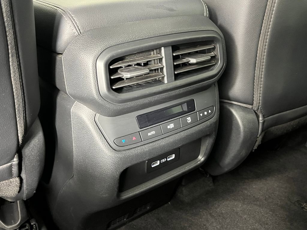 Used 2023 Honda Pilot Touring image 29