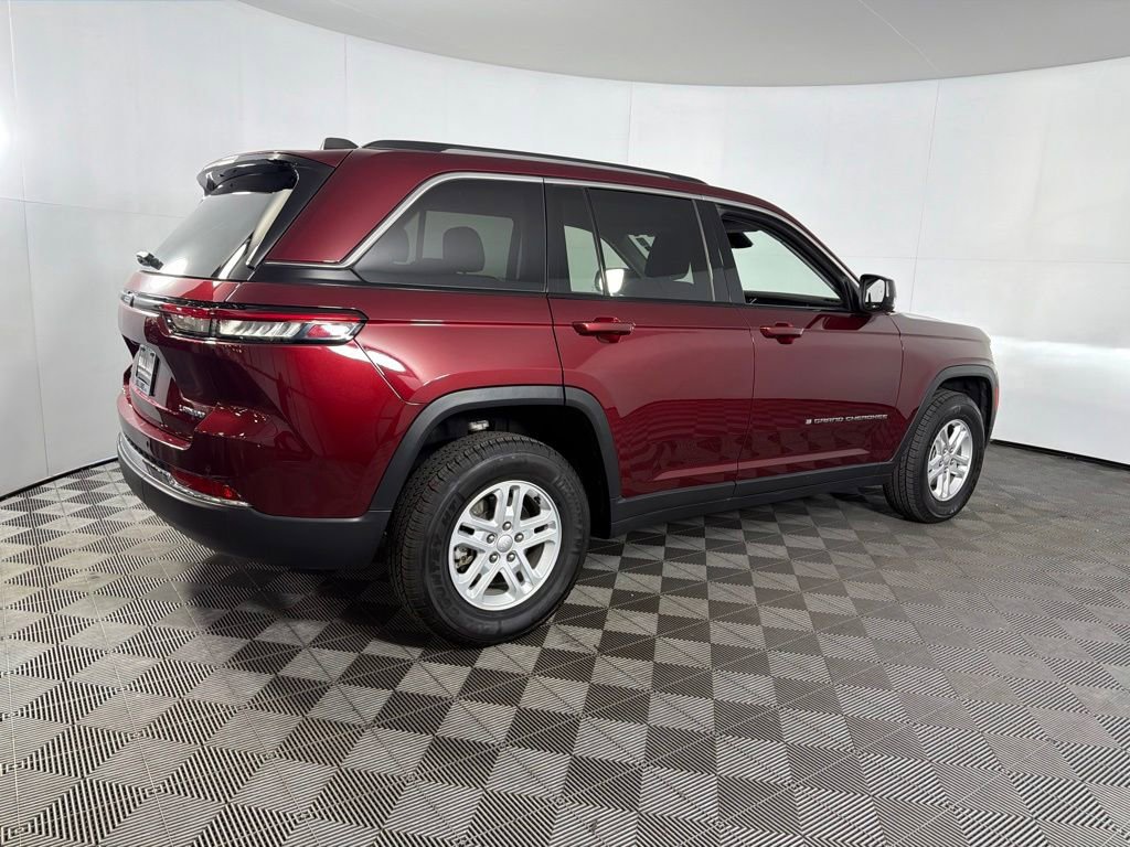 Certified 2023 Jeep Grand Cherokee Laredo w/ Luxury Tech Group I AWD/4WD image 7