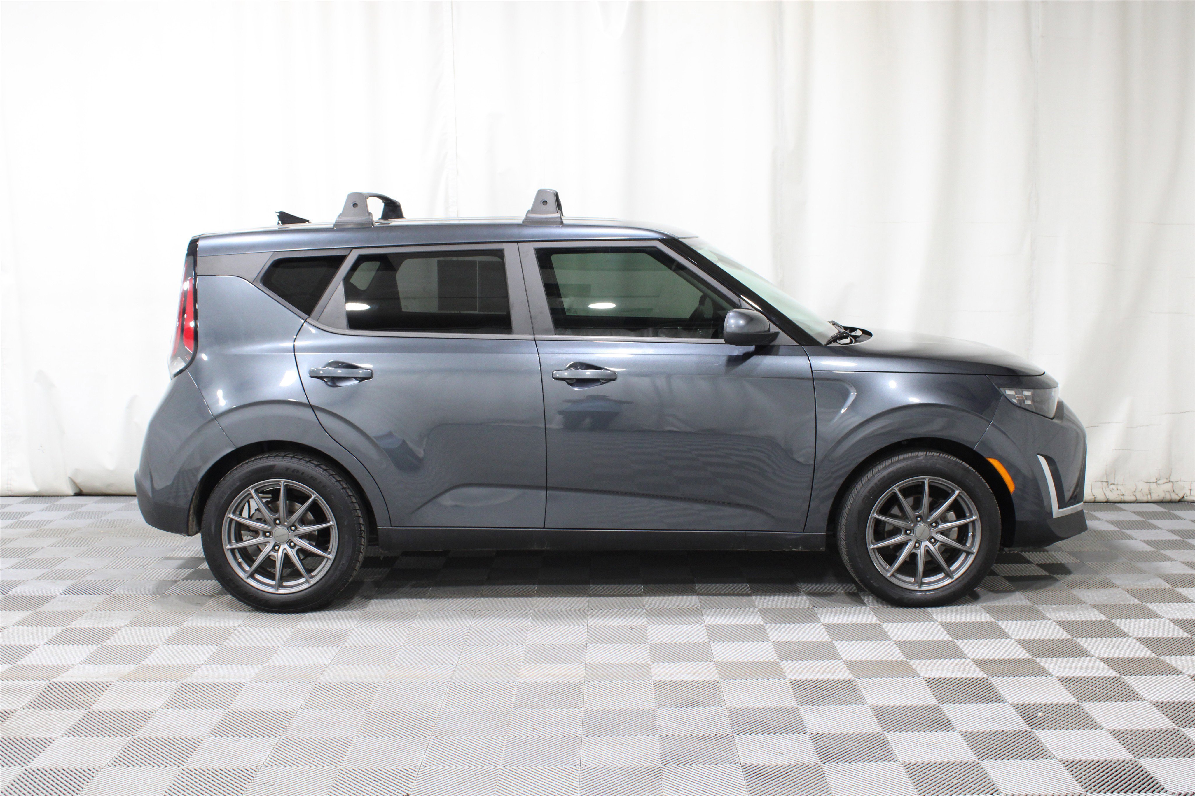 Used 2023 Kia Soul LX image 27
