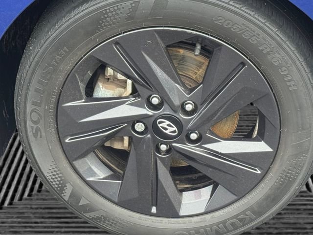 Used 2023 Hyundai Elantra SEL image 9