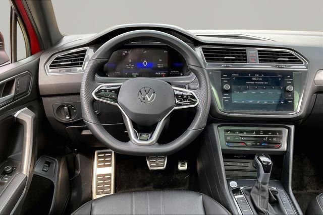 Used 2024 Volkswagen Tiguan SE R-Line image 8