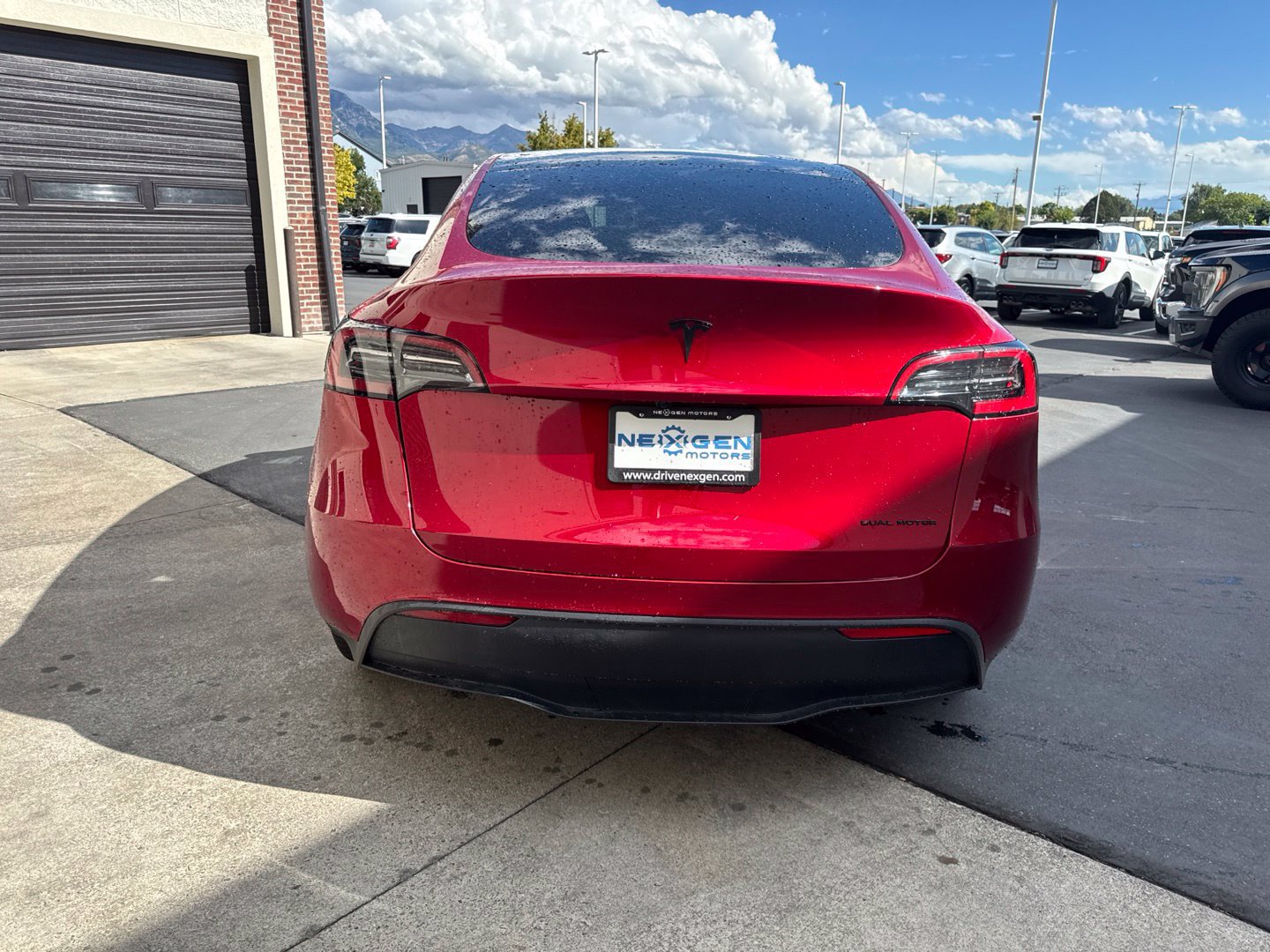 Used 2025 Tesla Model Y Long Range AWD/4WD image 7