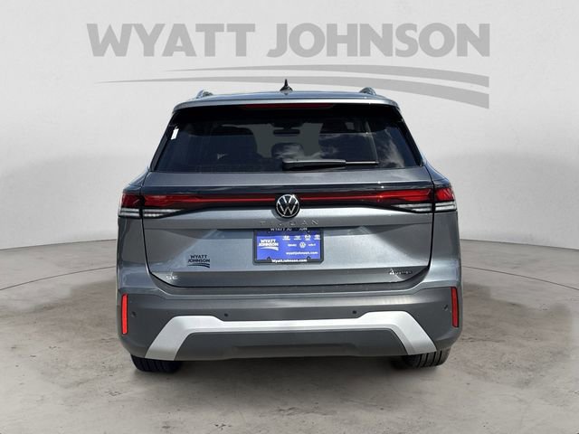 New 2025 Volkswagen Tiguan SE image 4