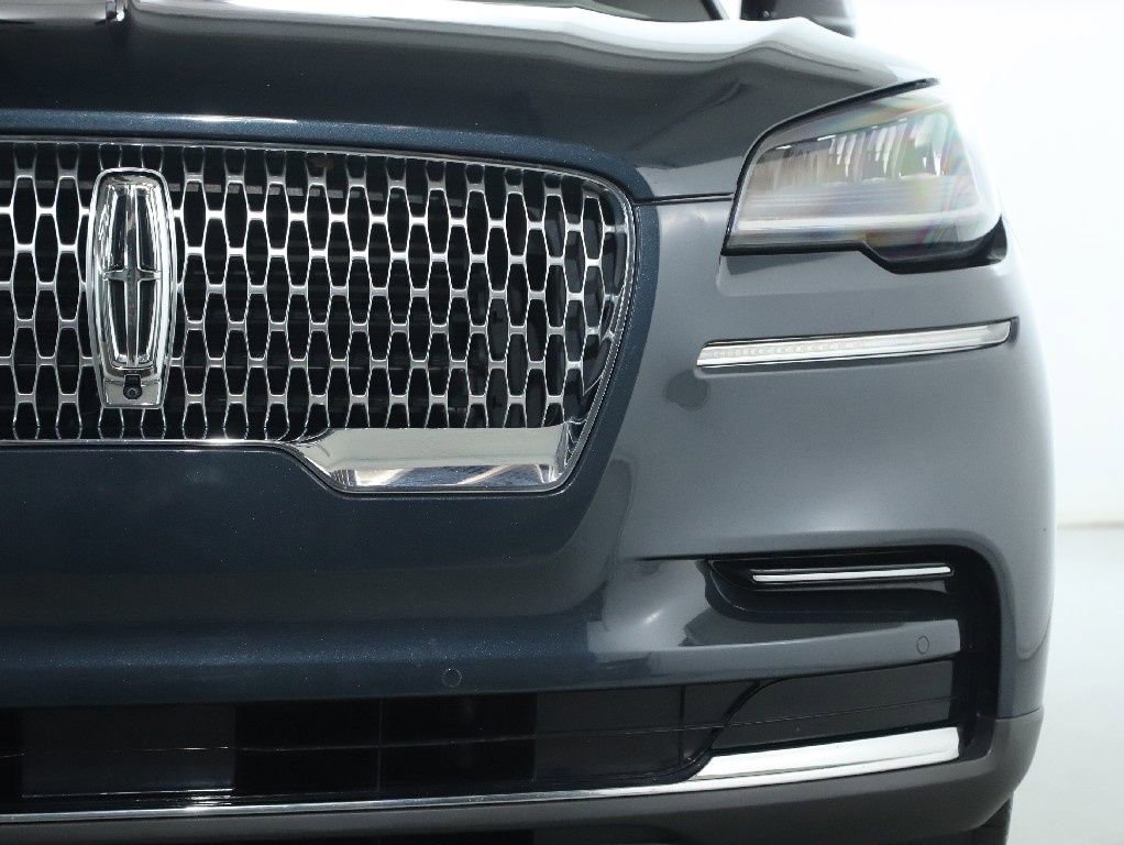Certified 2023 Lincoln Aviator Reserve w/ Equipment Group 201A image 9