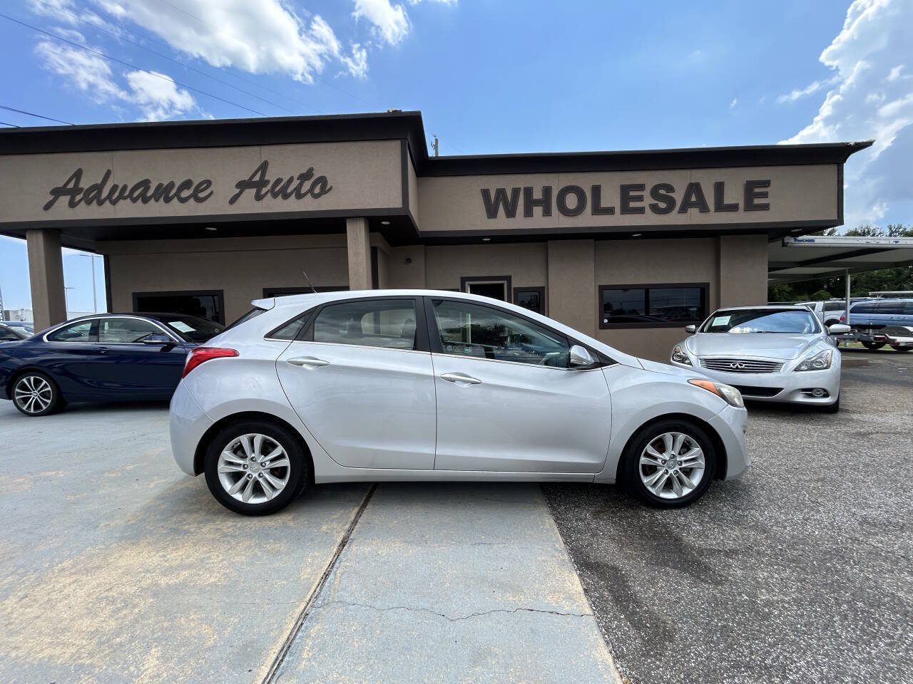 Used 2015 Hyundai Elantra GT FWD image 1