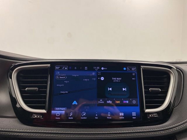 New 2026 Chrysler Pacifica Select image 10