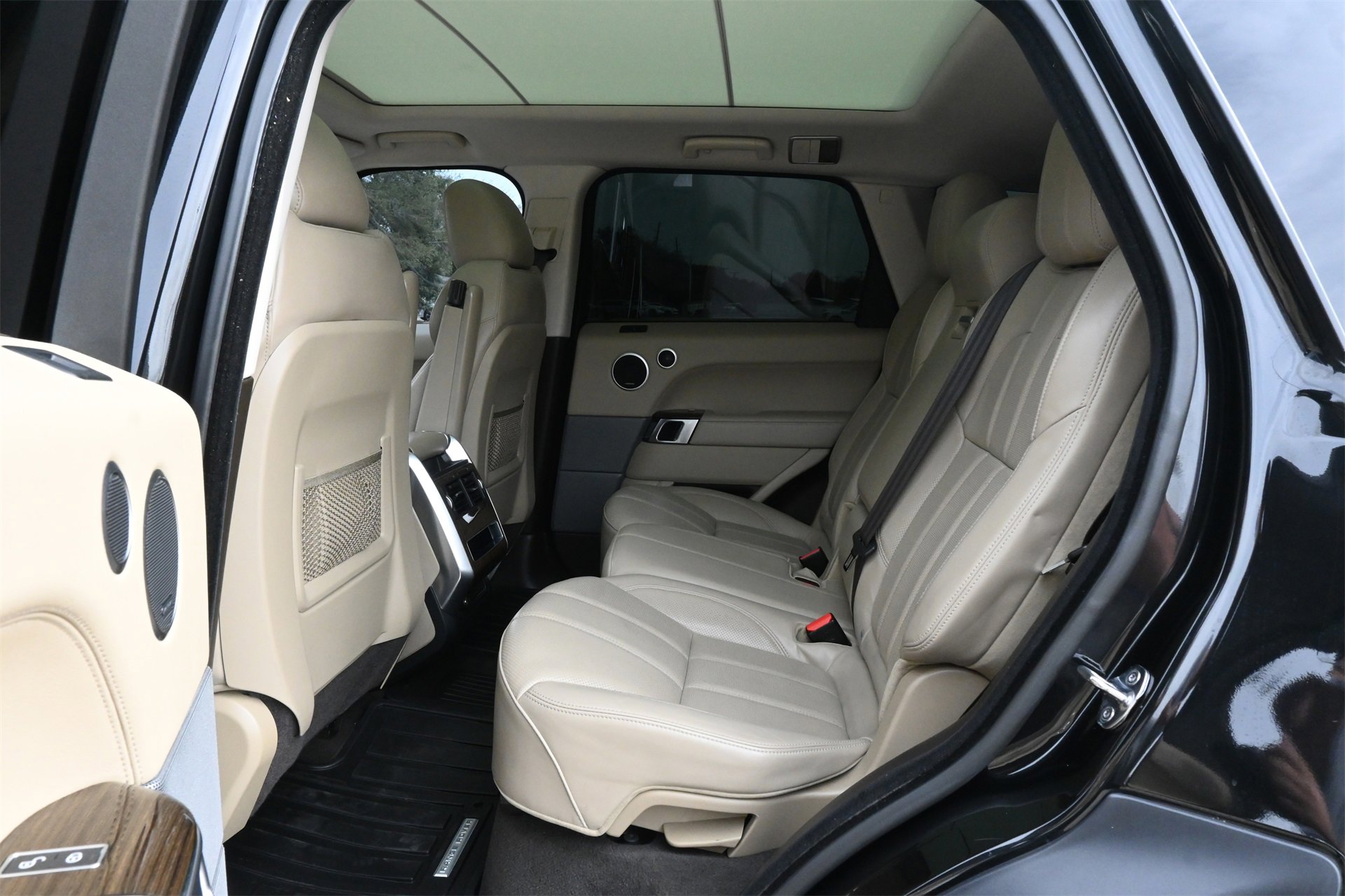 Used 2017 Land Rover Range Rover Sport HSE image 20