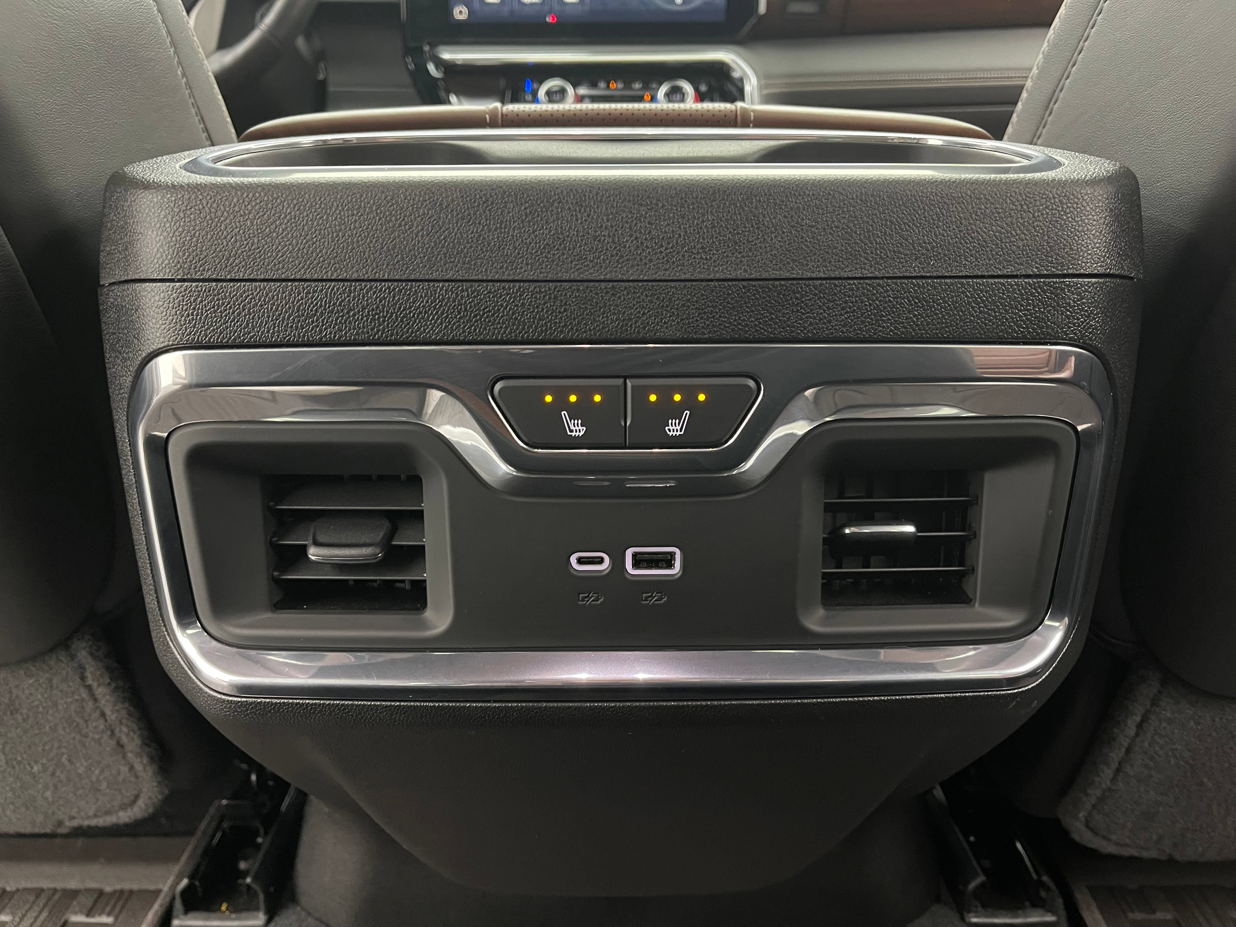 Used 2024 GMC Sierra 1500 Denali Ultimate AWD/4WD image 8
