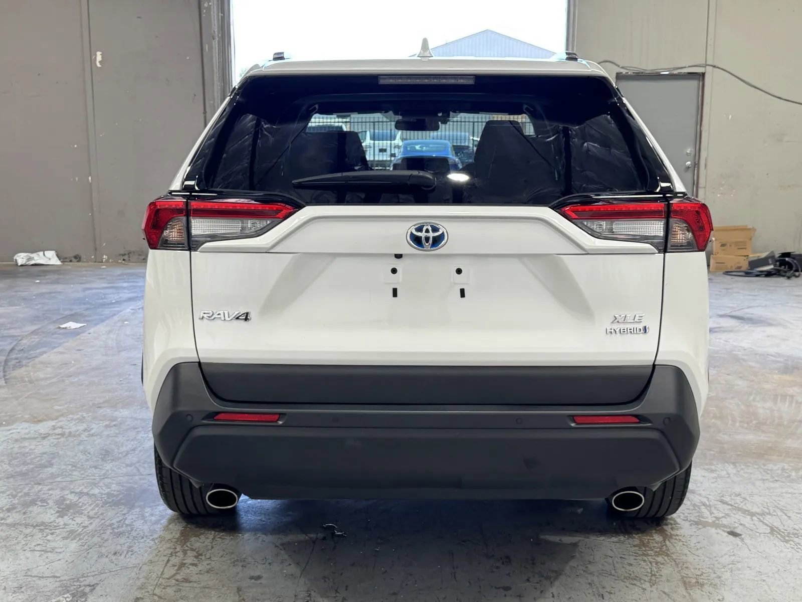 Used 2023 Toyota RAV4 XLE Premium image 3