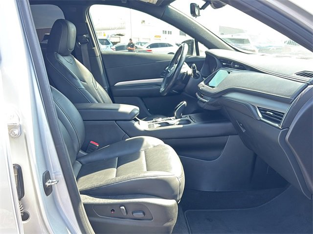 Used 2022 Cadillac XT4 Premium Luxury w/ Enhanced Visibility Package image 10