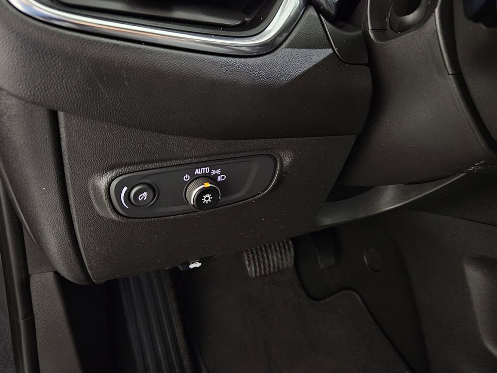 Used 2023 Chevrolet Equinox LT w/ Driver Convenience Package AWD/4WD image 20