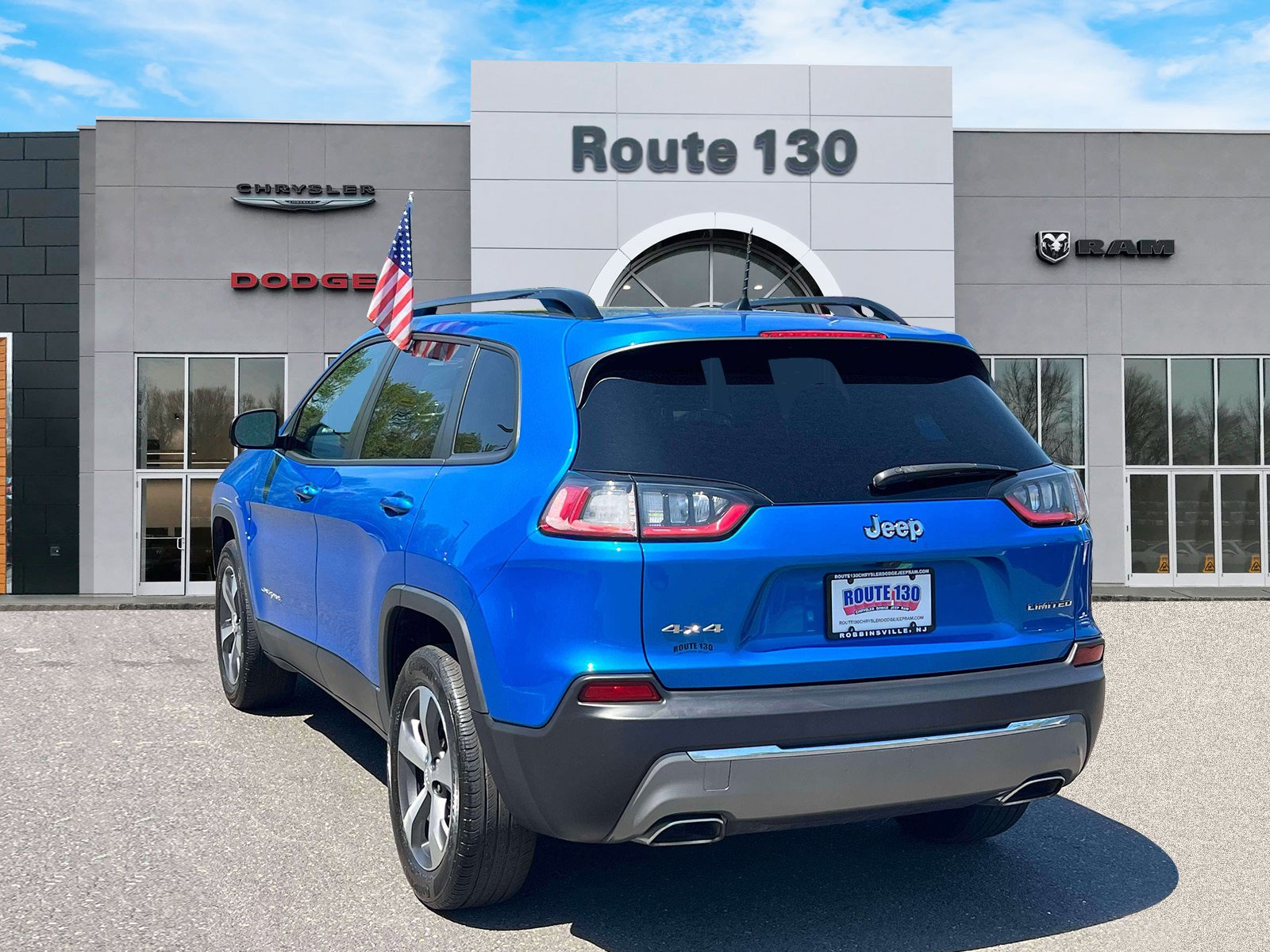 Used 2022 Jeep Cherokee Limited AWD/4WD image 3