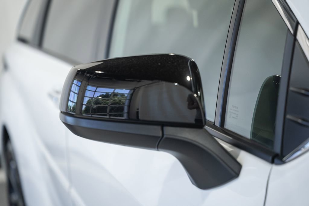Used 2024 Toyota Sienna XSE w/ XSE Plus Package AWD/4WD image 16