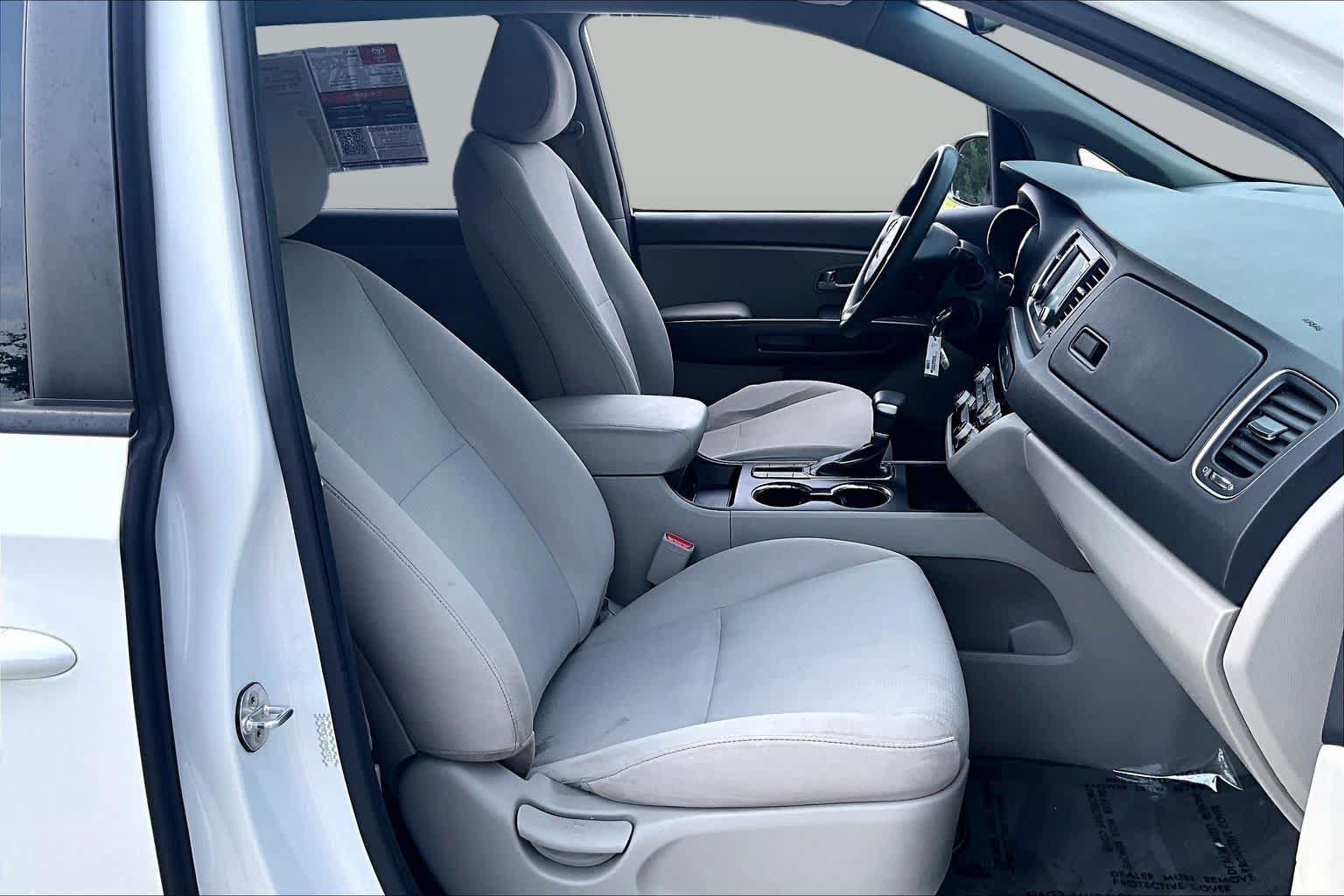 Used 2021 Kia Sedona LX FWD image 9