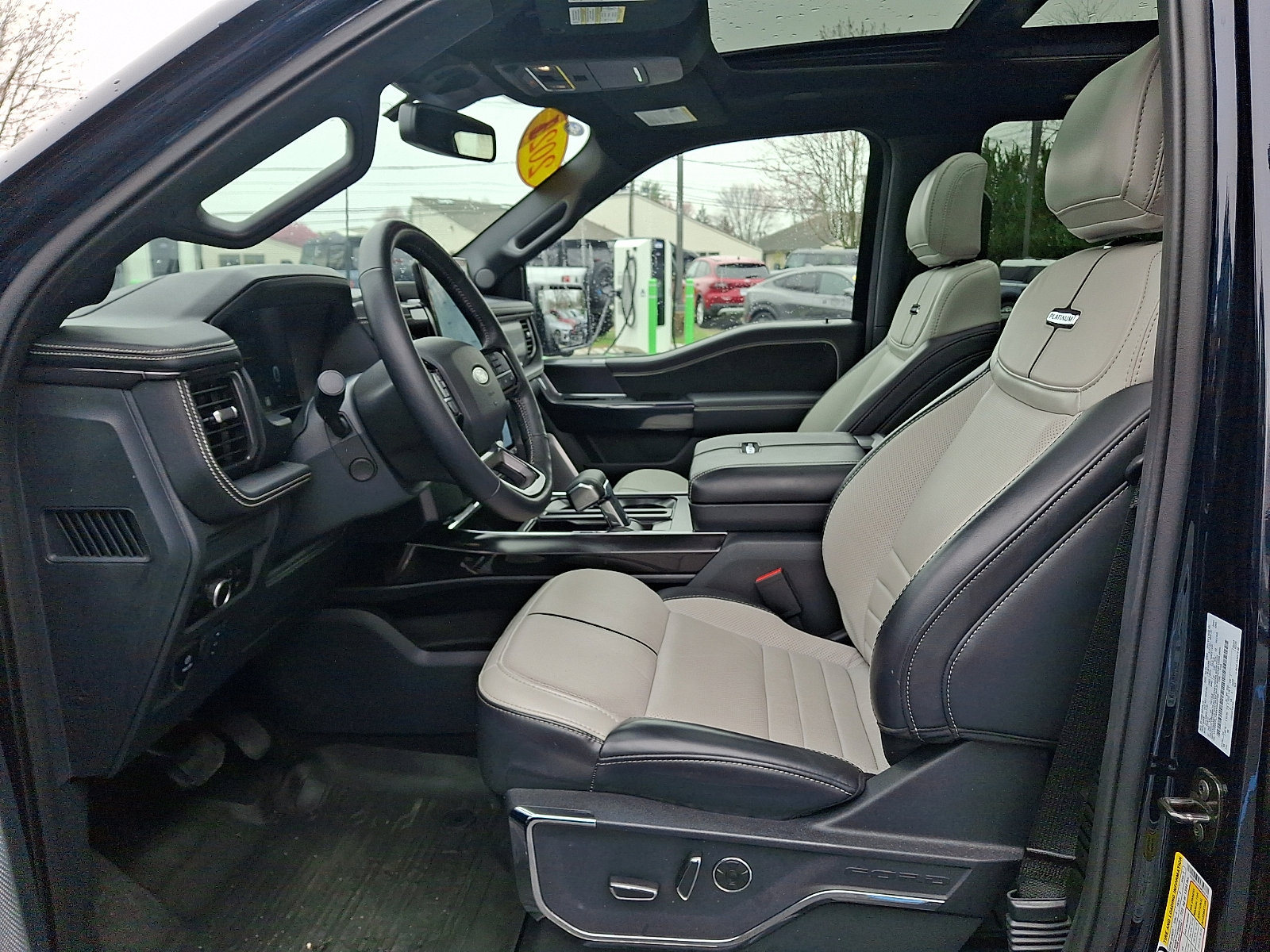 Used 2025 Ford F150 Lightning Platinum image 13