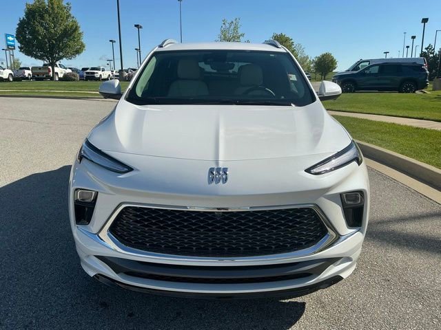 Used 2024 Buick Encore GX Avenir w/ Avenir Technology Package FWD image 11